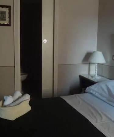 ベッド・アンド・ブレックファスト Osteria Del Vicario チェルタルド